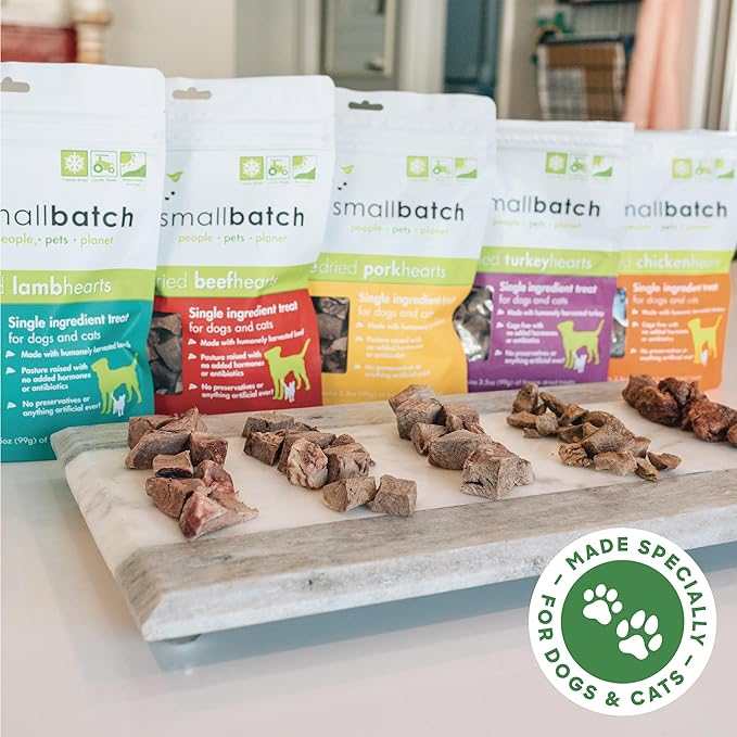 smallbatch Pets Premium Freeze-Dried Turkey Heart Treats for Dogs and Cats, 3.5 oz, Made and Sourced in The USA, Single Ingredient, Humanely Raise Meat, No Preservatives or Anything Artificial Ever