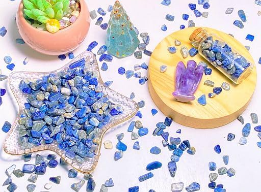 YATOJUZI Lapis Lazuli Aquarium Gravel Rocks Bulk Wholesale Tumbled Crystals Stones Chips Crushed Reiki Energy Balancing Gemstones for Planters Vase Filler Fountain Fish Tank Potted Decor 0.44LB