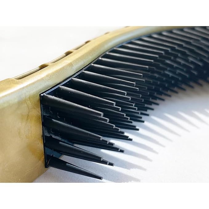 (Gold) Designed for Comfort,Created for Results. This innovative brush features multi-contour bristles that gently adapt to your cats body providing a stress-free brushing experience.