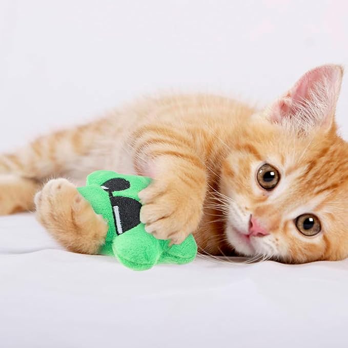 6pcs St. Patrick's Day Shamrock Catnip Toy，Indoor Shamrock Shaped Cat Toy Plush Interactive Chew Bite Toys for Cat Kitten Indoor Festive Holiday Cat Lover Gift