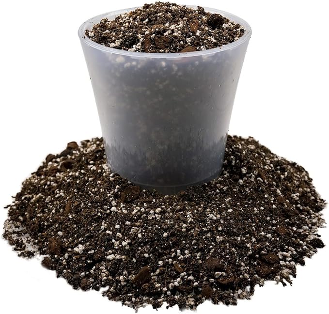 Premium Coco Coir and Perlite Potting Mix, Soil for Maximum Plant Growth, Perfect for Indoor and Outdoor Container Gardens by Gardenera - 4 Quart