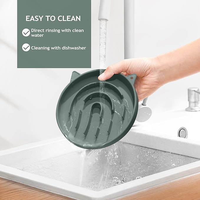 Coomazy Silicone Slow Feeder Dog Cat Bowls, Interactive Puzzle Toy for Pets Food Training, Keeps Dogs Cats Busy, Prevents Puppy Kitty Overeating (Dark Green, 1.4Cup)