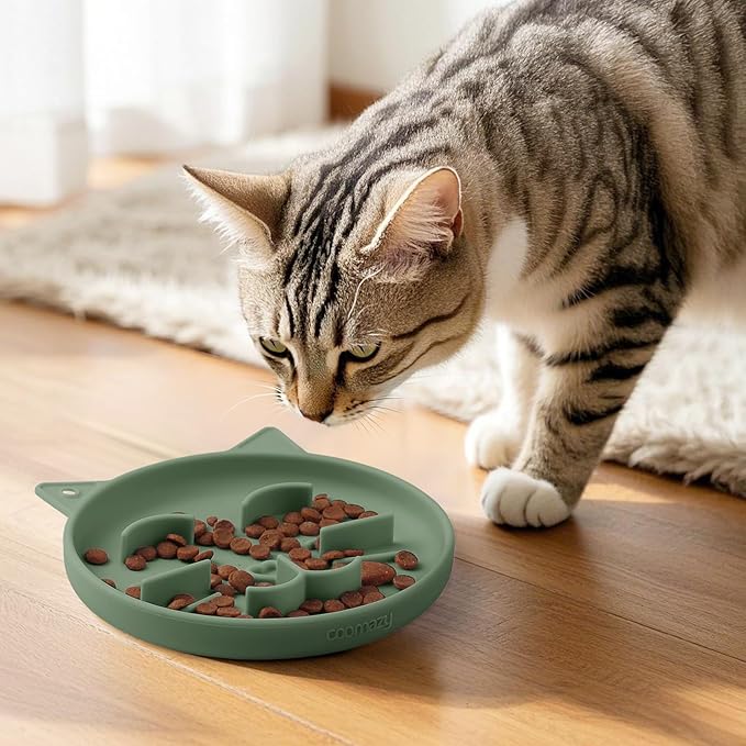 Coomazy Silicone Slow Feeder Dog Cat Bowls, Interactive Puzzle Toy for Pets Dry/Wet Food Training, Keeps Dogs Cats Busy, Prevents Puppy Kitty Overeating (Green, 0.8 Cup)