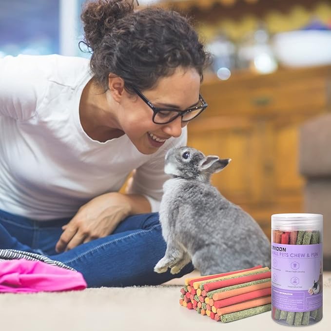 ERKOON 40Pcs Rabbit Timothy Hay Sticks, Five Flavors：PurplePotato/TimothyHay/Pumpkin/Strawberry/Carrot，Suitable Guinea Pig, Hamste, Gerbil, Chinchilla Treats, Chew Toys for Teeth for Bunnies ﻿