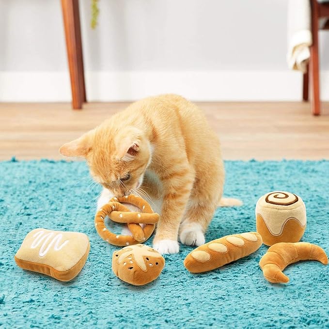 CiyvoLyeen Bread Catnip Toys, Cat Toy for Indoor Interactive Toys, Kitten Chew Bite Kick Toy Baguette Croissant Pretzel Toast Bun Cinnamon Roll Plush Catmint Pet Birthday Presents 6 Pack