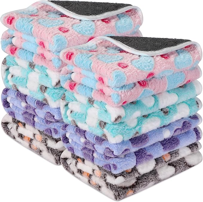 Tudomro 8 Pcs Guinea Pig Blankets Absorbent Washable Animal Fleece Bedding Cage Liners Waterproof Reusable Pet Pee Sleep Mat Pad Cover for Chinchilla Hamster Ferret(Heart,14 x 28 Inch)
