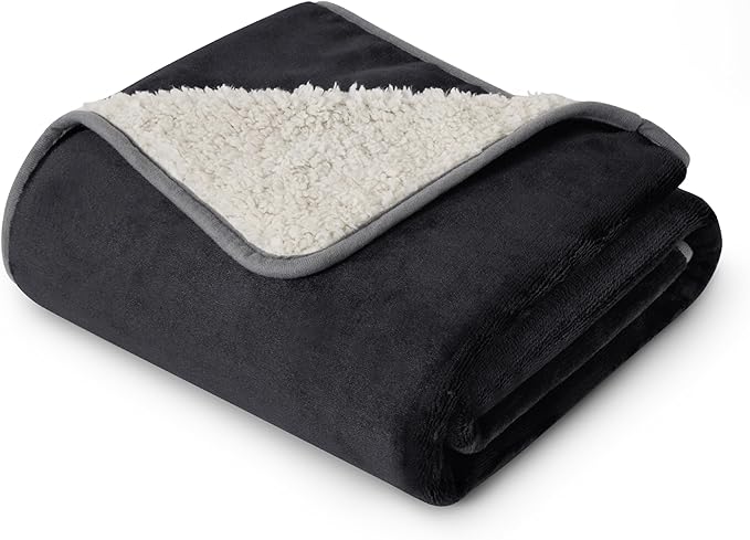 Bedsure Waterproof Blanket for Bed - Sherpa Fleece Waterproof Dog Blankets for Large Dogs, Pet Blankets for Bed/Couch/Dog Crate, Soft Plush Reversible Furniture Protector, King Size, 108"x86", Black